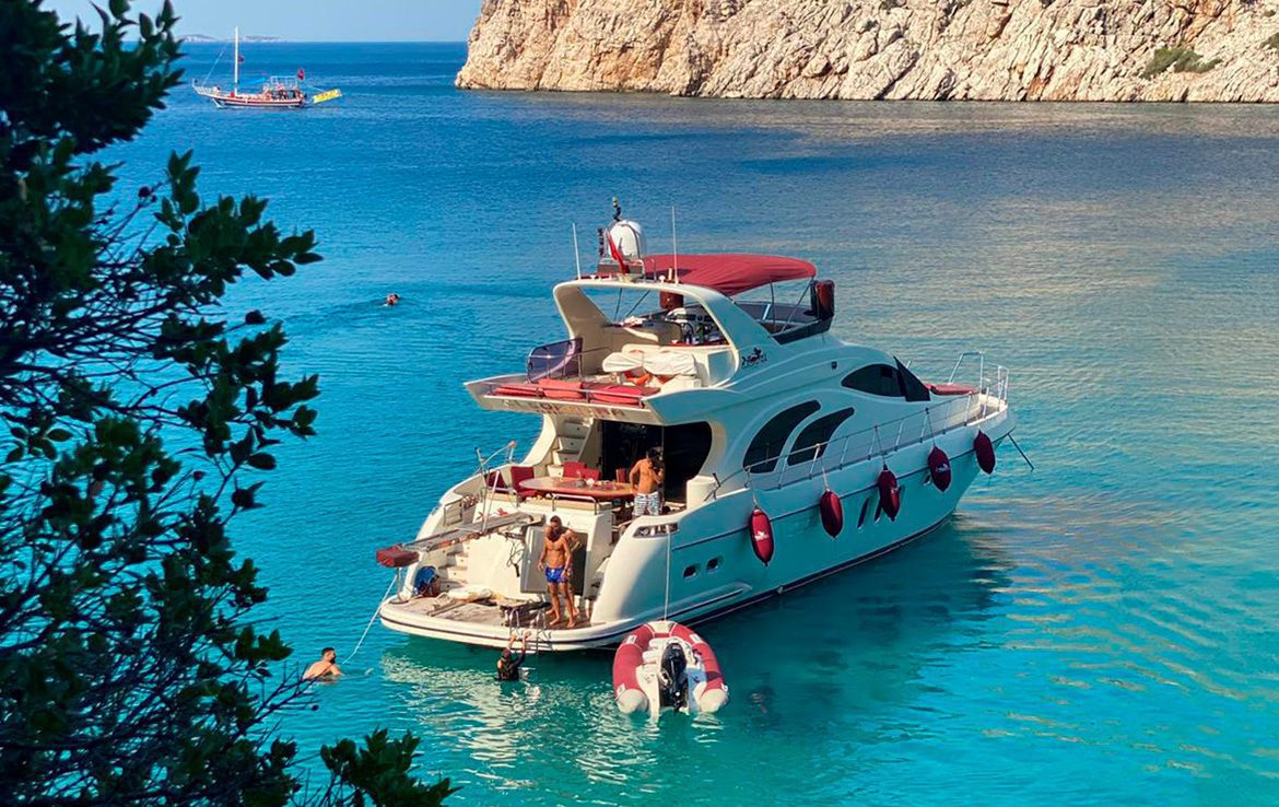 Alanya Yacht Rental 22m Princess 56